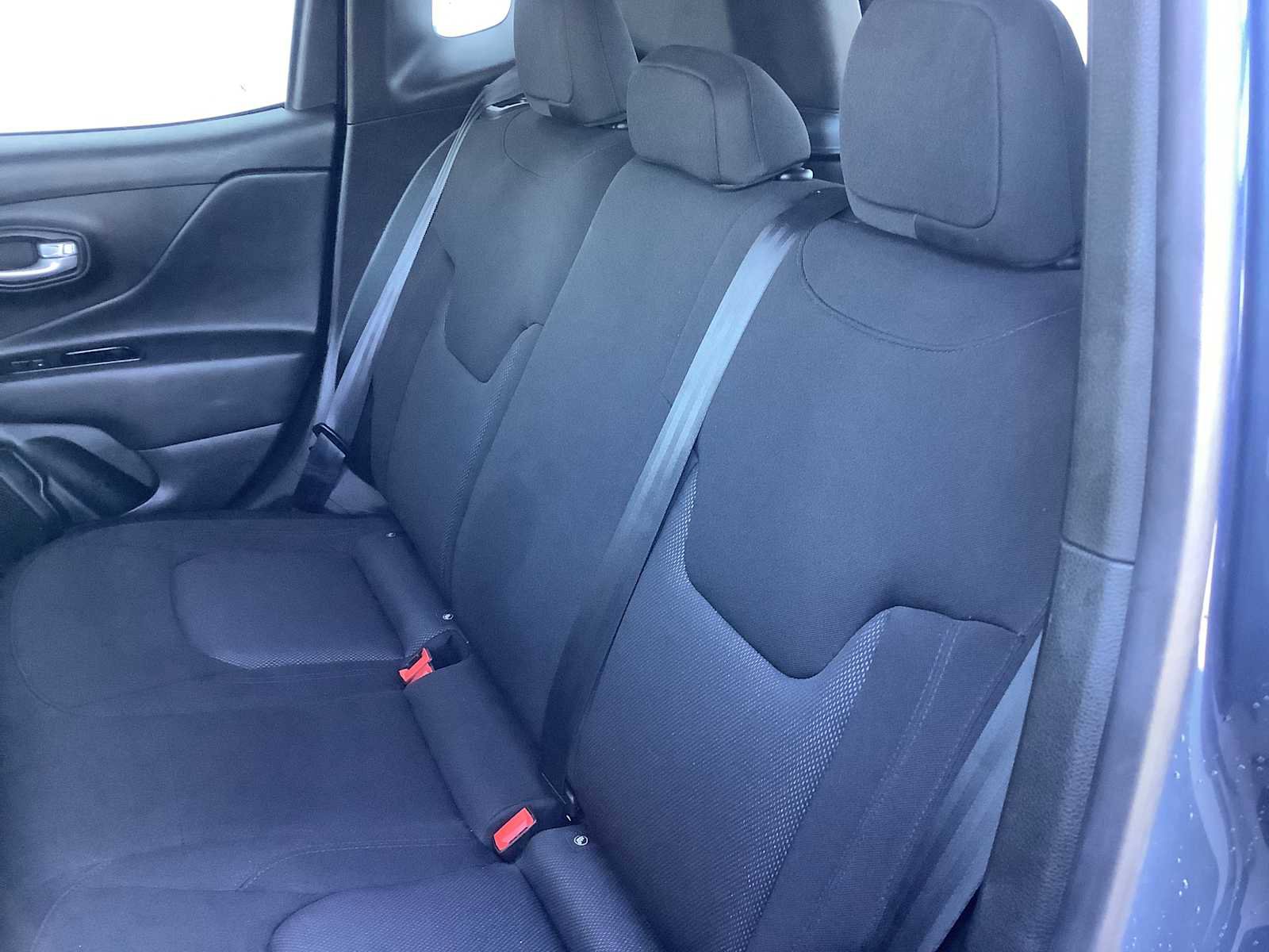 Used 2023 Jeep Renegade Latitude AWD/4WD image 13