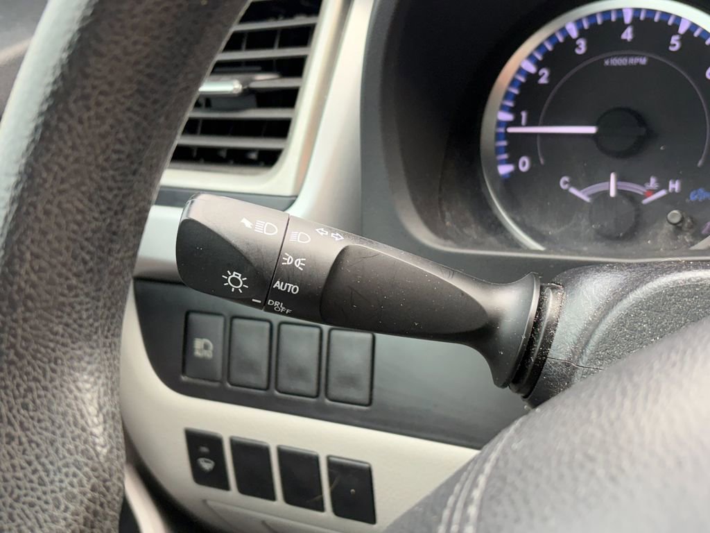 Used 2019 Toyota Highlander LE FWD image 14