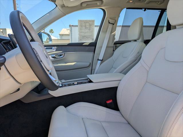Used 2025 Volvo XC90 B6 Ultra w/ Lounge Package image 21