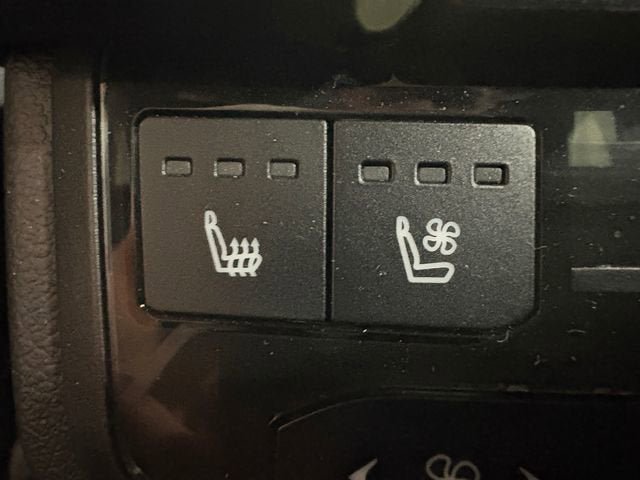 Certified 2025 Toyota Grand Highlander AWD image 17