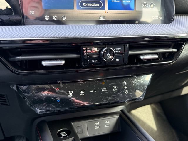 New 2026 Nissan Kicks SR w/ Illumination Package FWD image 16