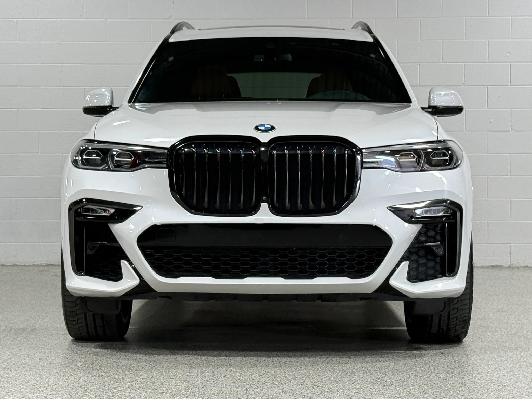 Used 2021 BMW X7 xDrive40i w/ M Sport Package AWD/4WD image 3