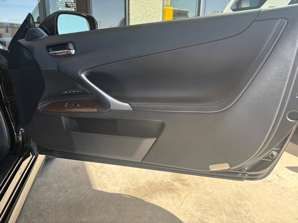 Used 2014 Lexus IS 250C w/ Luxury Package RWD image 30