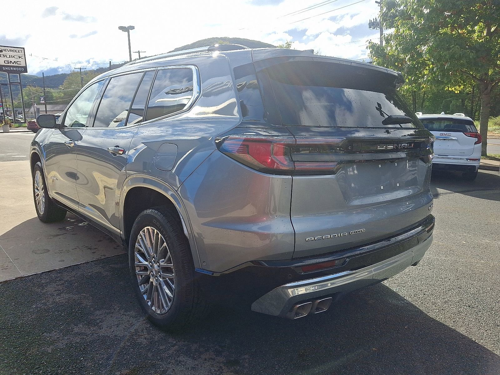 New 2026 GMC Acadia Denali w/ Super Cruise Package image 4