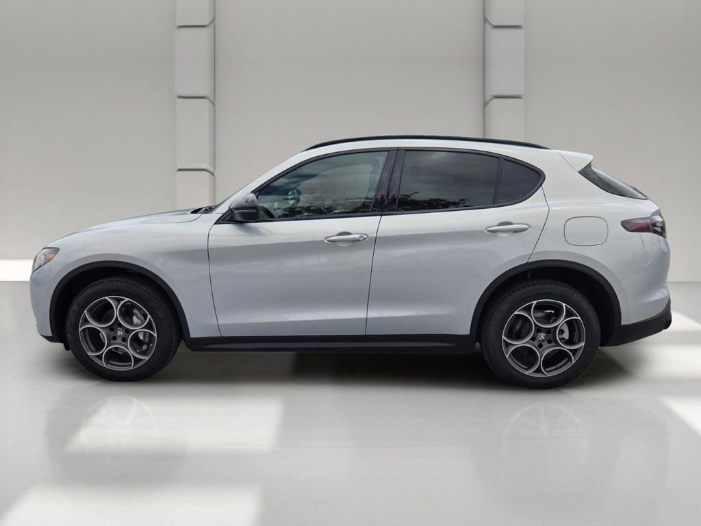 New 2025 Alfa Romeo Stelvio Sprint AWD/4WD image 7