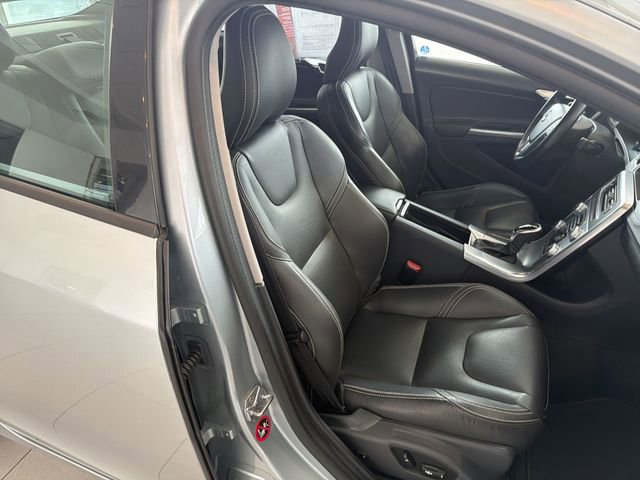 Used 2018 Volvo S60 T5 Dynamic w/ Protection Package image 18