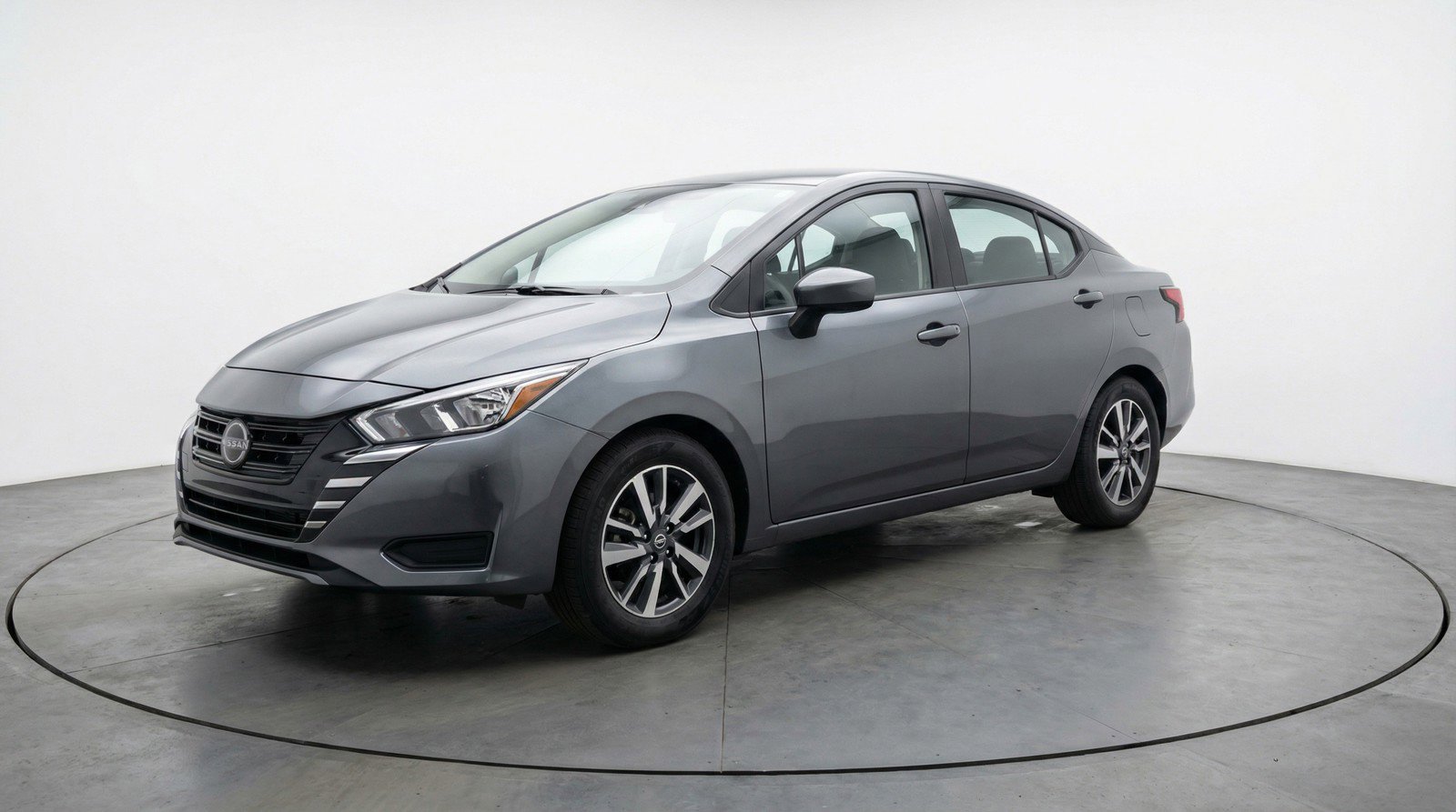 Used 2025 Nissan Versa SV image 3