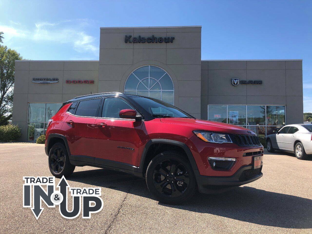 Used 2018 Jeep Compass Latitude w/ Popular Equipment Group AWD/4WD image 2