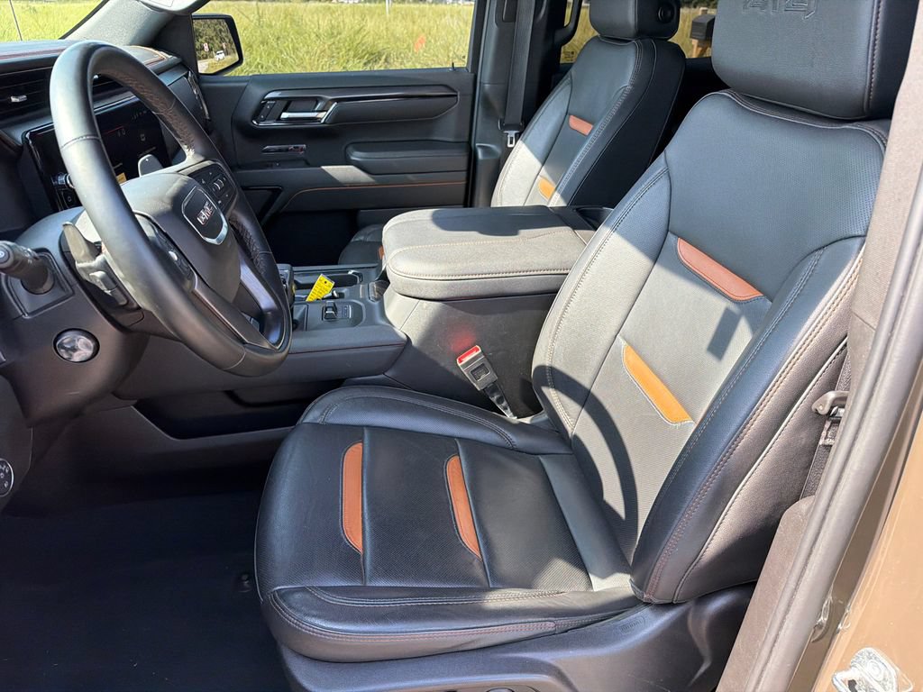 Used 2024 GMC Sierra 1500 AT4 w/ Technology Package AWD/4WD image 9