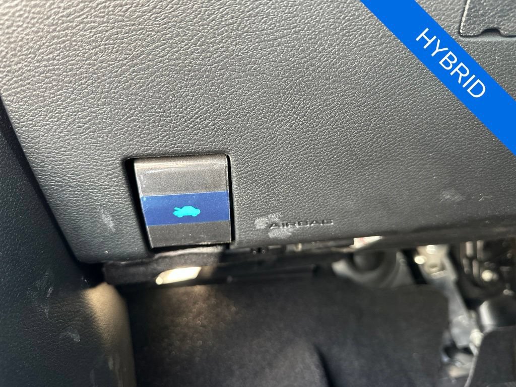 Used 2024 Chrysler Pacifica Premium FWD image 27