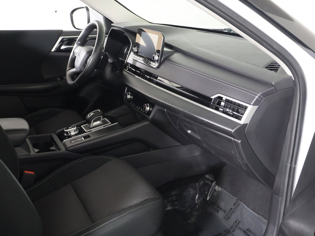 Used 2024 Mitsubishi Outlander ES AWD/4WD image 21
