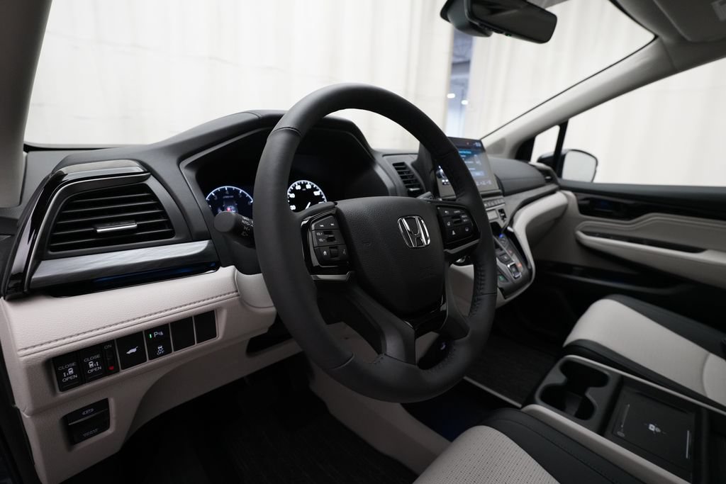 Certified 2026 Honda Odyssey Elite image 8