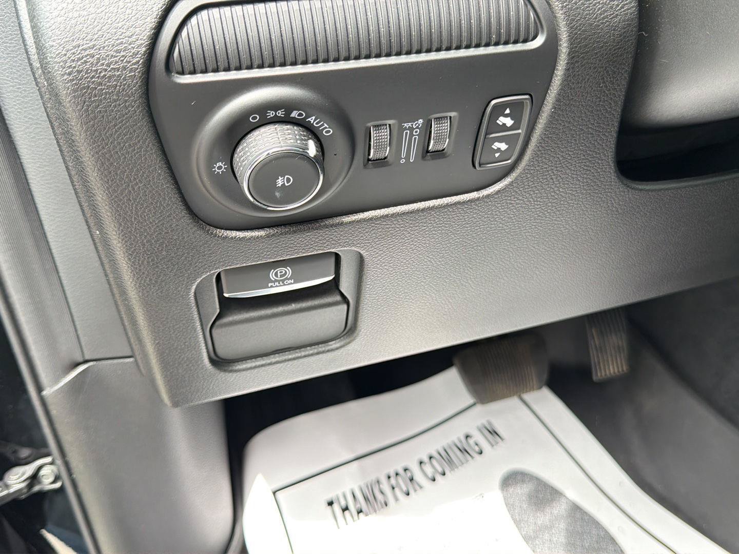 Used 2023 Jeep Wagoneer L Series II AWD/4WD image 19