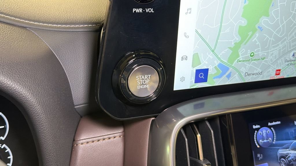 Certified 2024 Lexus LX 600 4WD w/ Appearance Package image 39