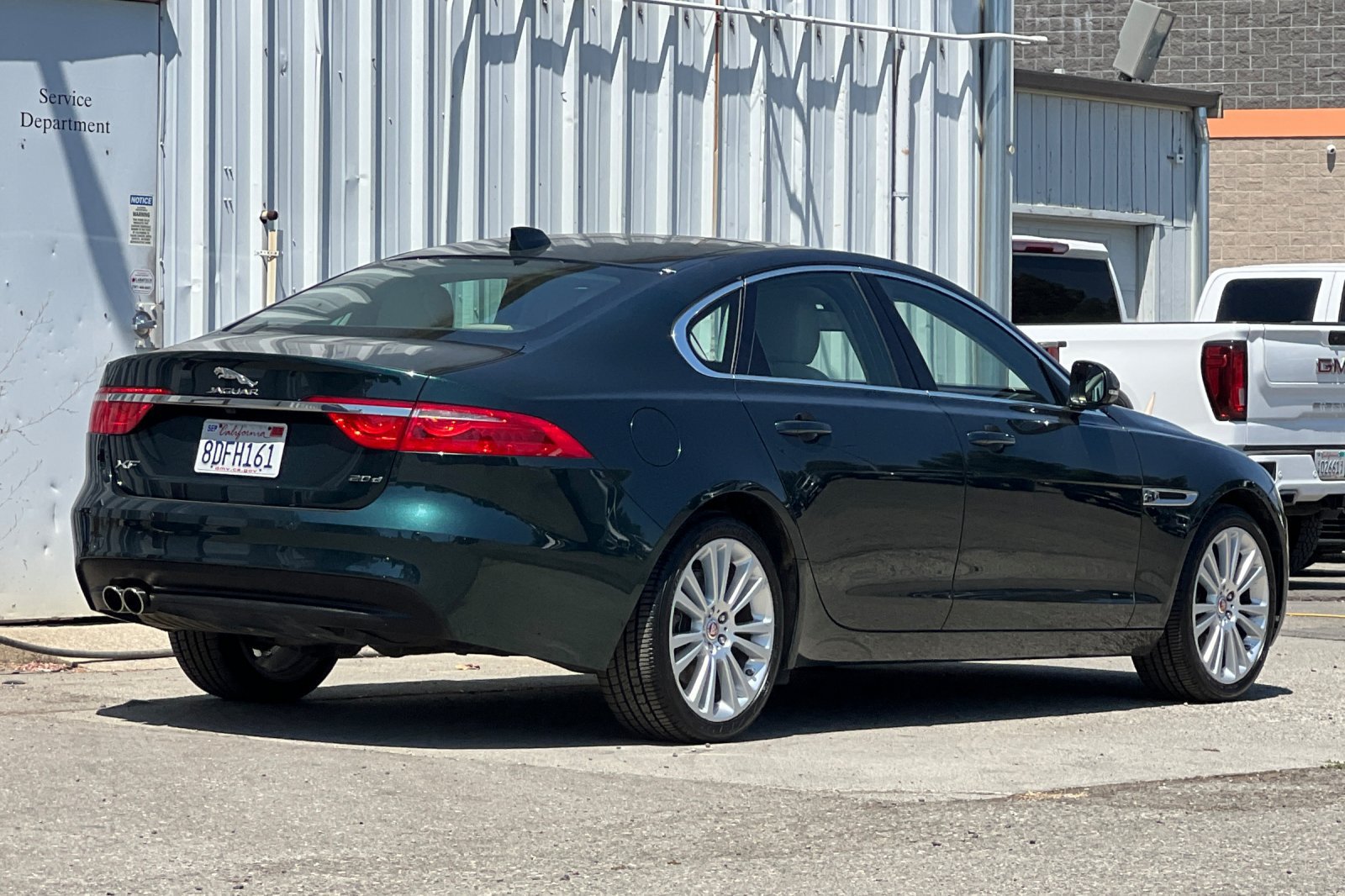 Used 2017 Jaguar XF Prestige RWD image 4