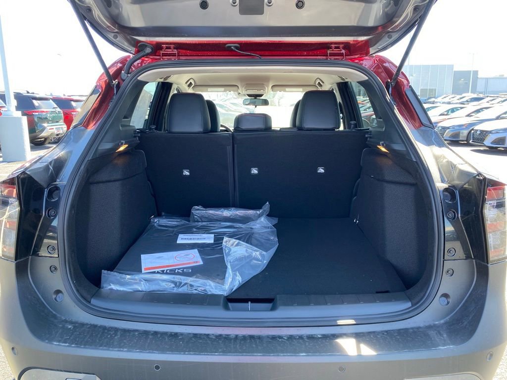 New 2025 Nissan Kicks SR image 33