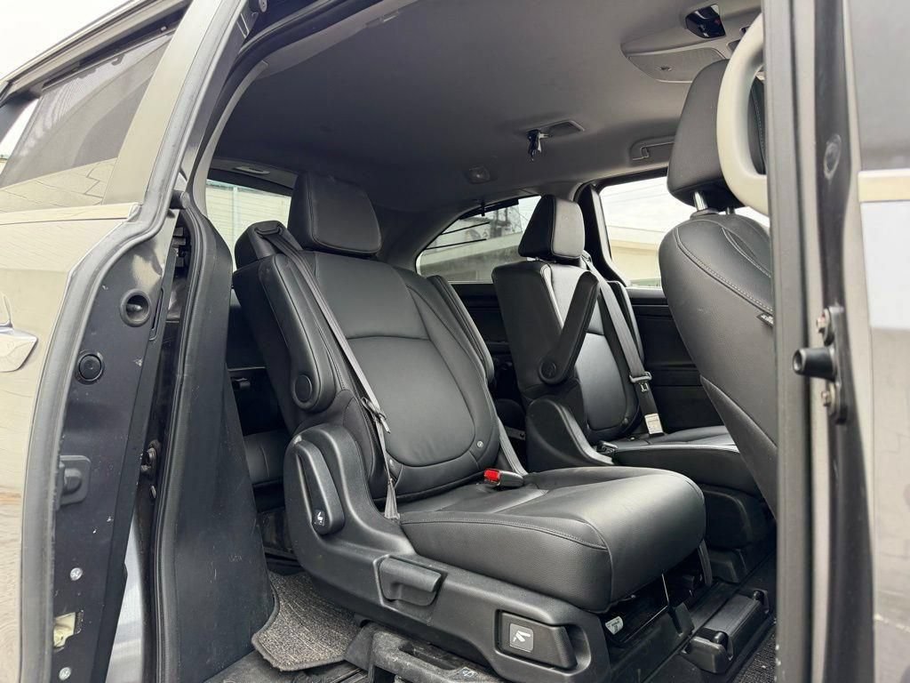 Used 2023 Honda Odyssey Touring image 16