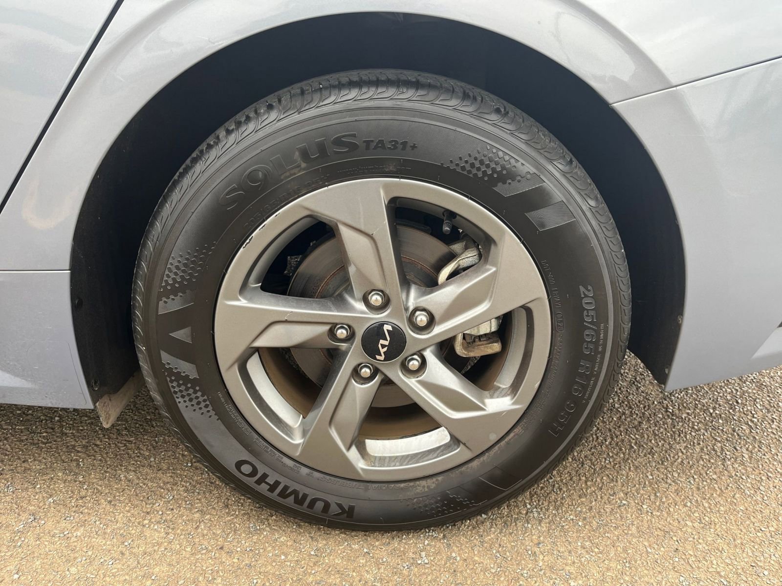 Used 2023 Kia K5 LXS image 28