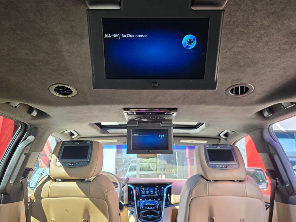 Used 2019 Cadillac Escalade ESV Platinum image 29