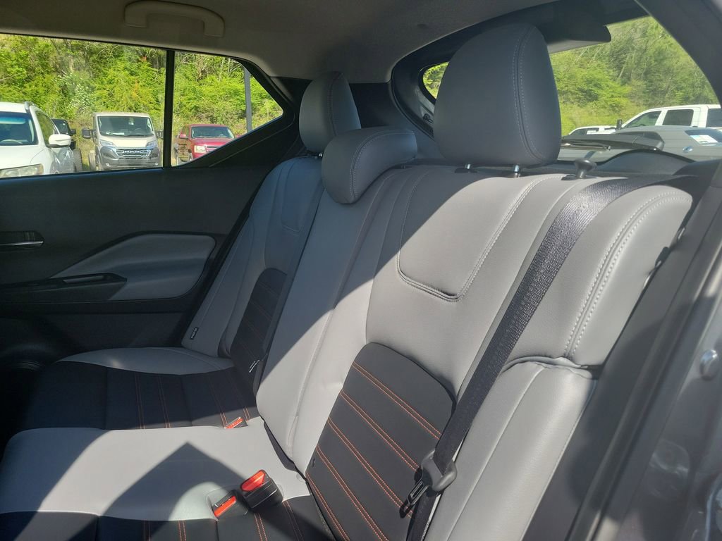 Used 2023 Nissan Kicks SR w/ SR Premium Package FWD image 29