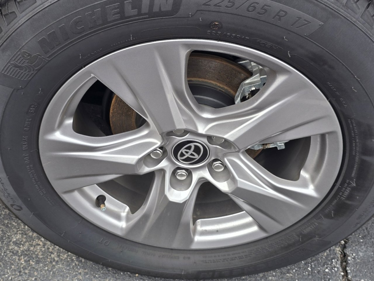 Certified 2025 Toyota RAV4 XLE image 25