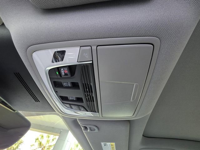 Used 2025 Acura MDX w/ Technology Package image 34