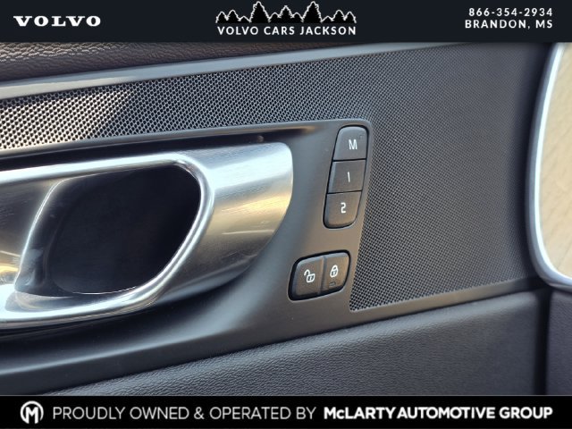 New 2026 Volvo XC60 B5 Plus w/ Protection Package Premier AWD/4WD image 14