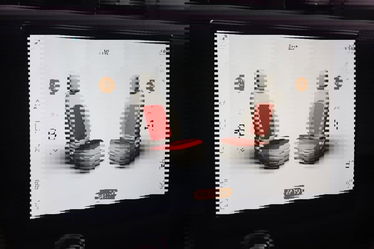 Used 2022 Land Rover Defender 110 SE image 9