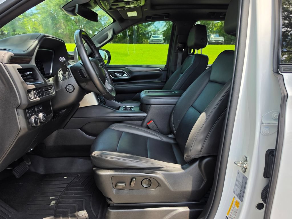 Used 2023 Chevrolet Suburban Z71 w/ Luxury Package AWD/4WD image 8