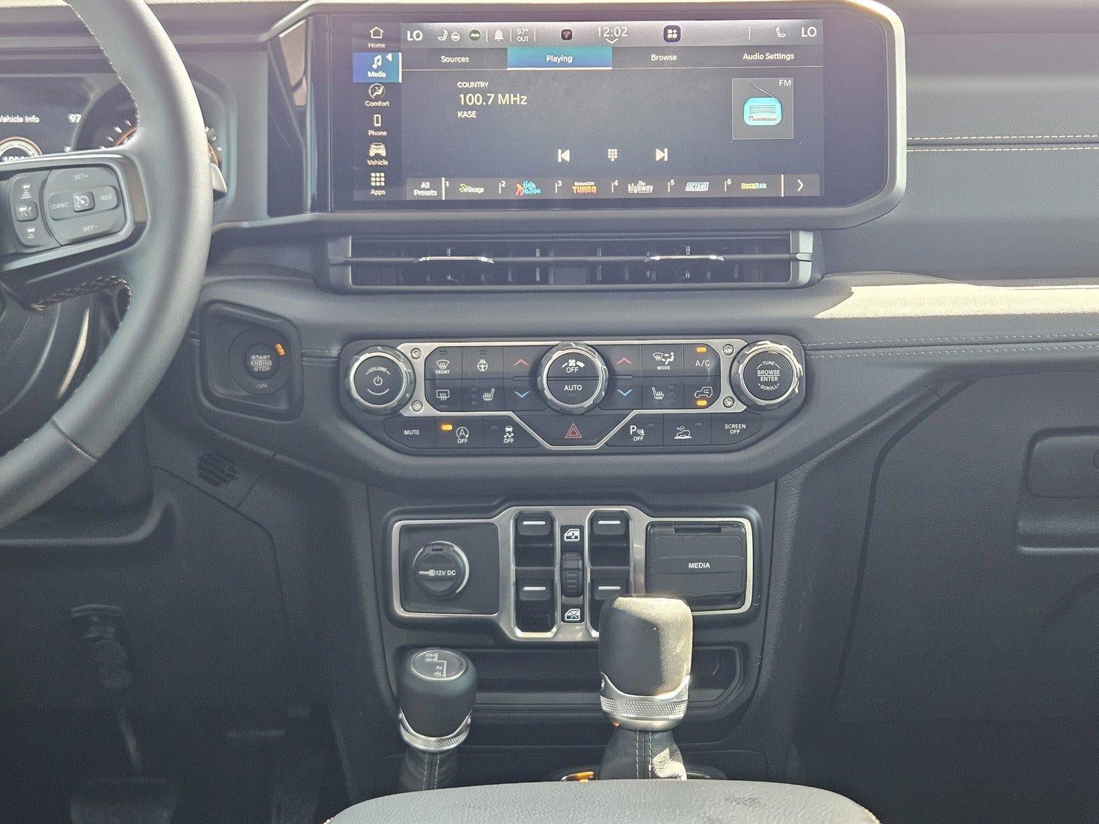 Used 2024 Jeep Gladiator Sport AWD/4WD image 12