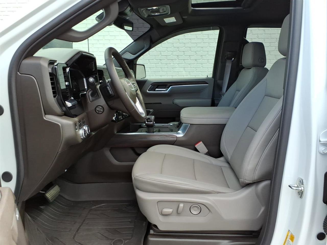 Used 2026 GMC Sierra 1500 SLT w/ SLT Premium Plus Package image 12