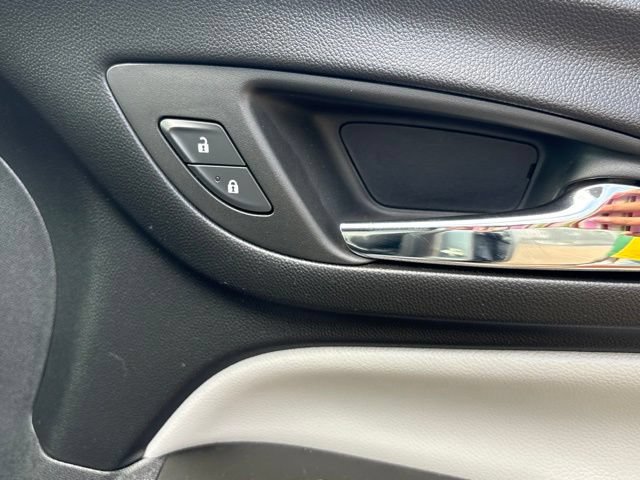 Used 2024 Chevrolet Equinox LS w/ LS Convenience Package FWD image 39