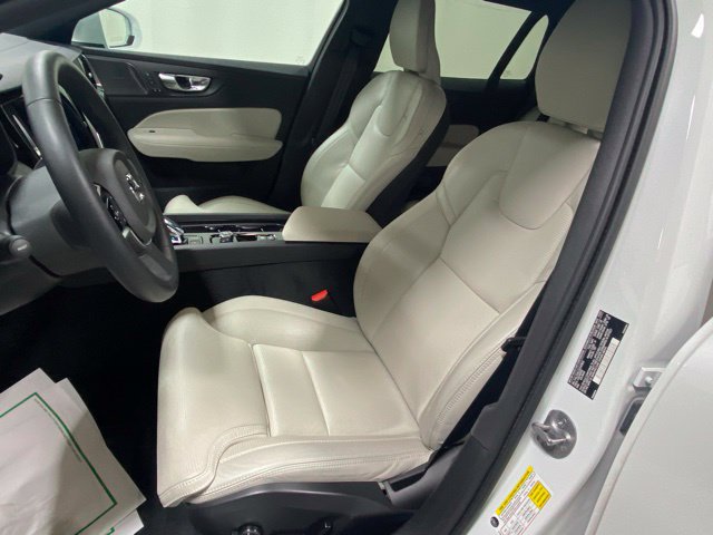 Certified 2025 Volvo V60 B5 Cross Country Ultra AWD/4WD image 12