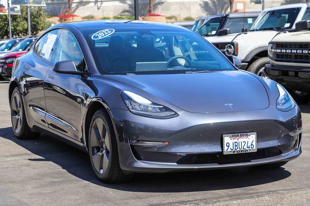 Used 2022 Tesla Model 3 Long Range AWD/4WD image 3