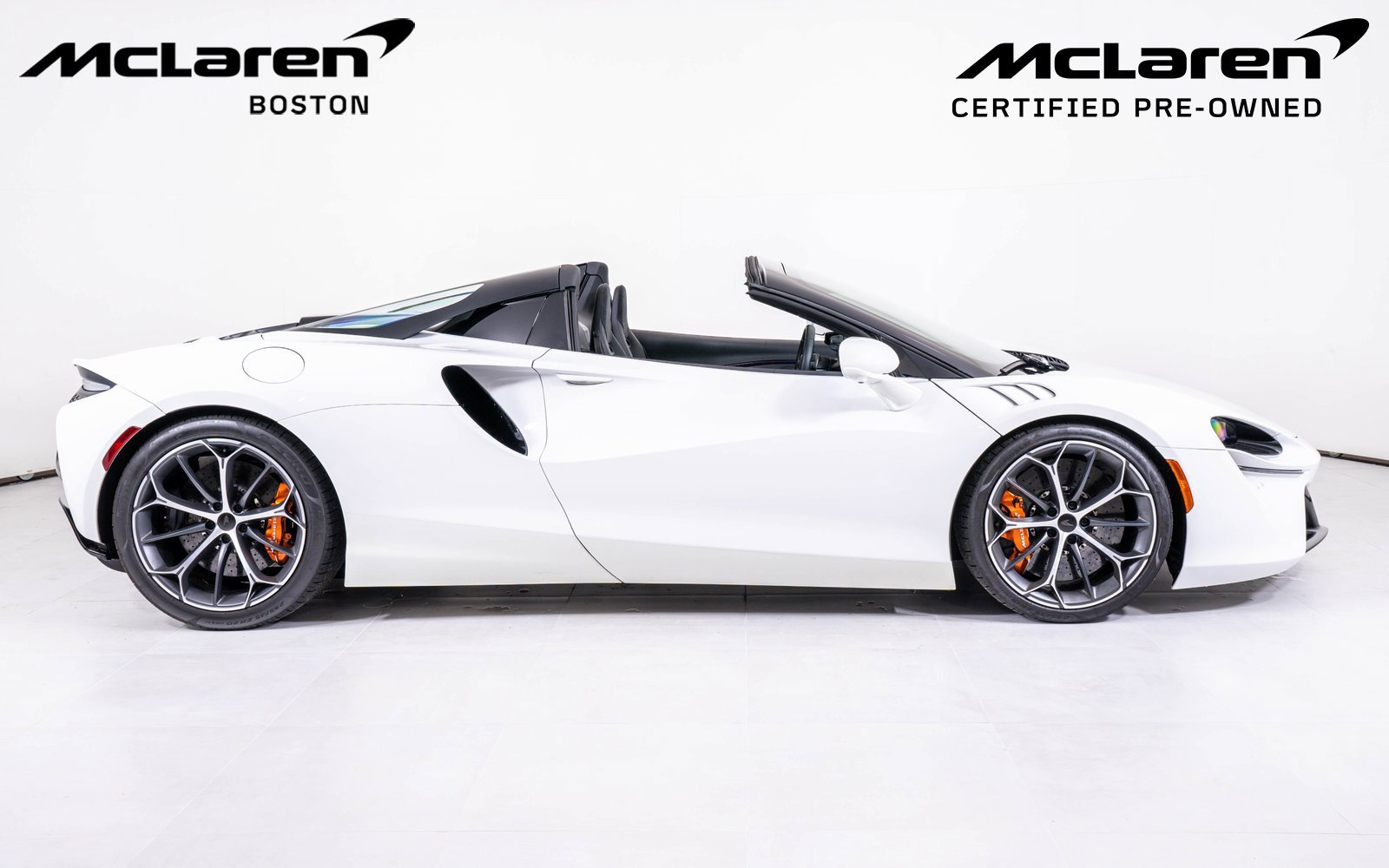 Used 2025 McLaren Artura Spider RWD image 8