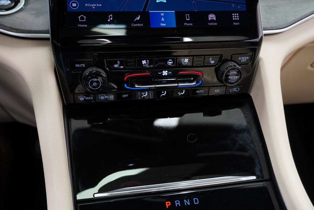 Certified 2025 Jeep Grand Cherokee L Limited w/ Luxury Tech Group II AWD/4WD image 39