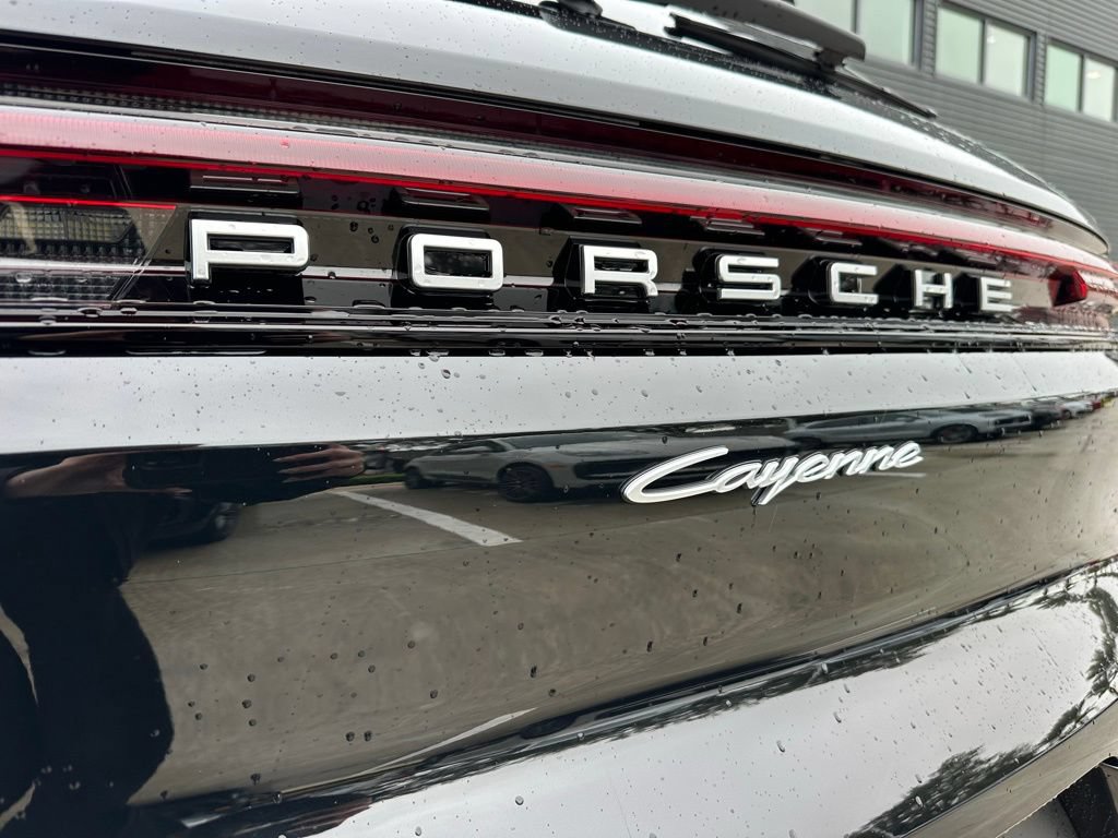 Used 2026 Porsche Cayenne E-Hybrid AWD/4WD image 14