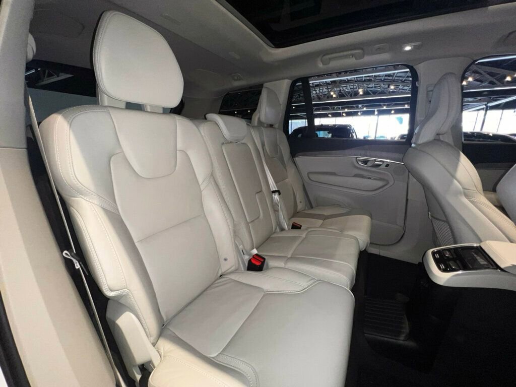 Used 2023 Volvo XC90 T8 Ultimate image 32
