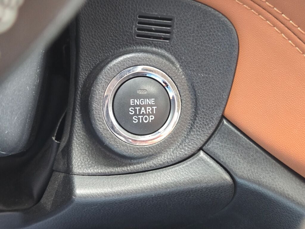 Used 2022 Subaru Legacy Touring XT AWD/4WD image 32