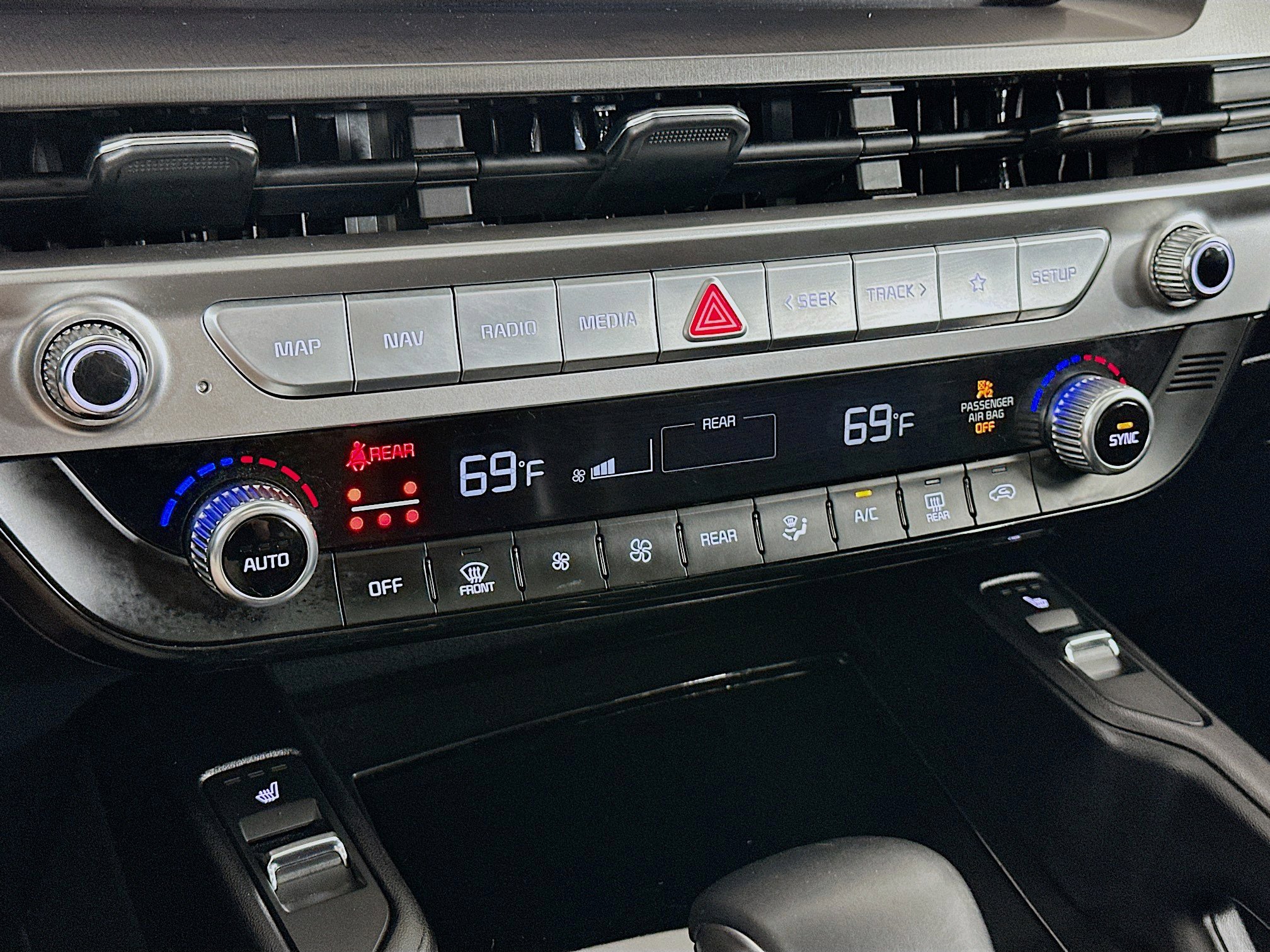 Used 2025 Kia Telluride S image 24