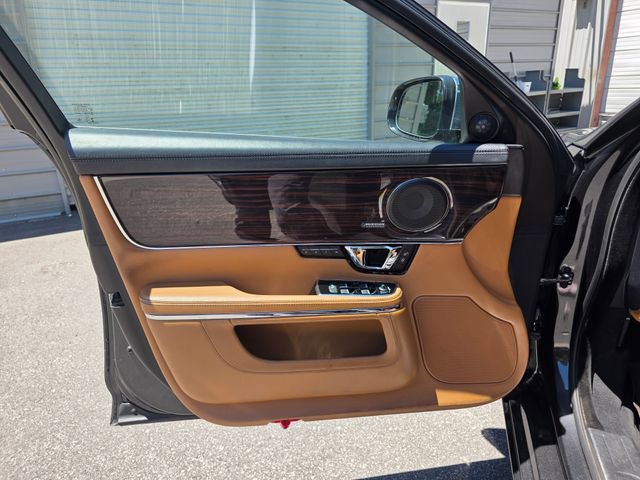 Used 2015 Jaguar XJ L Portfolio RWD image 22