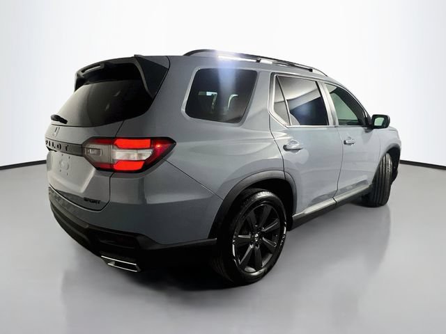 Used 2025 Honda Pilot Sport image 8