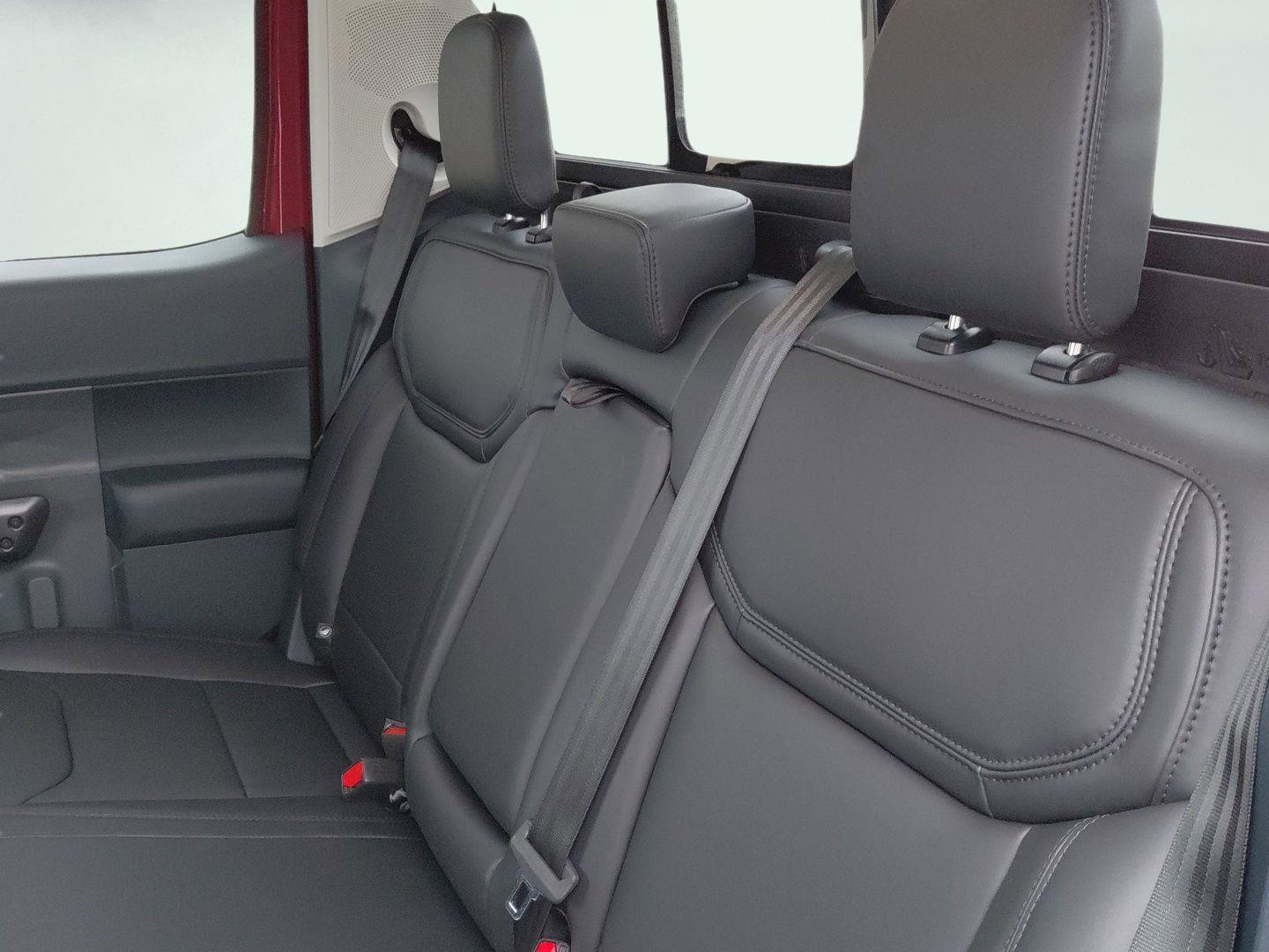 New 2026 Ford Maverick Lariat w/ Black Appearance Package image 37