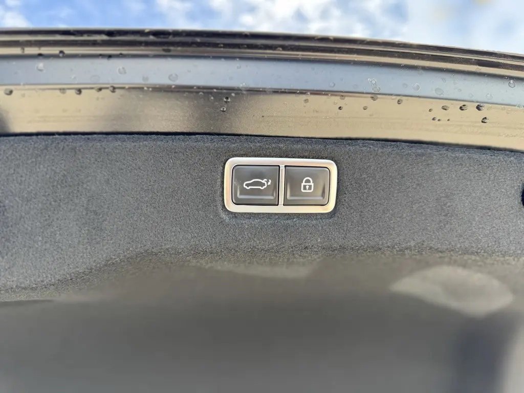 New 2025 Hyundai Sonata Limited image 14