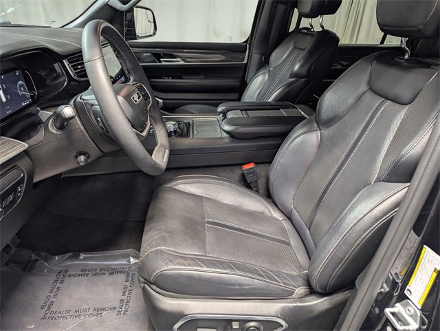 Used 2022 Jeep Wagoneer Series III w/ Flexible Seating Group image 11