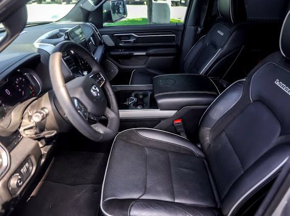 Used 2025 RAM 1500 Laramie AWD/4WD image 11