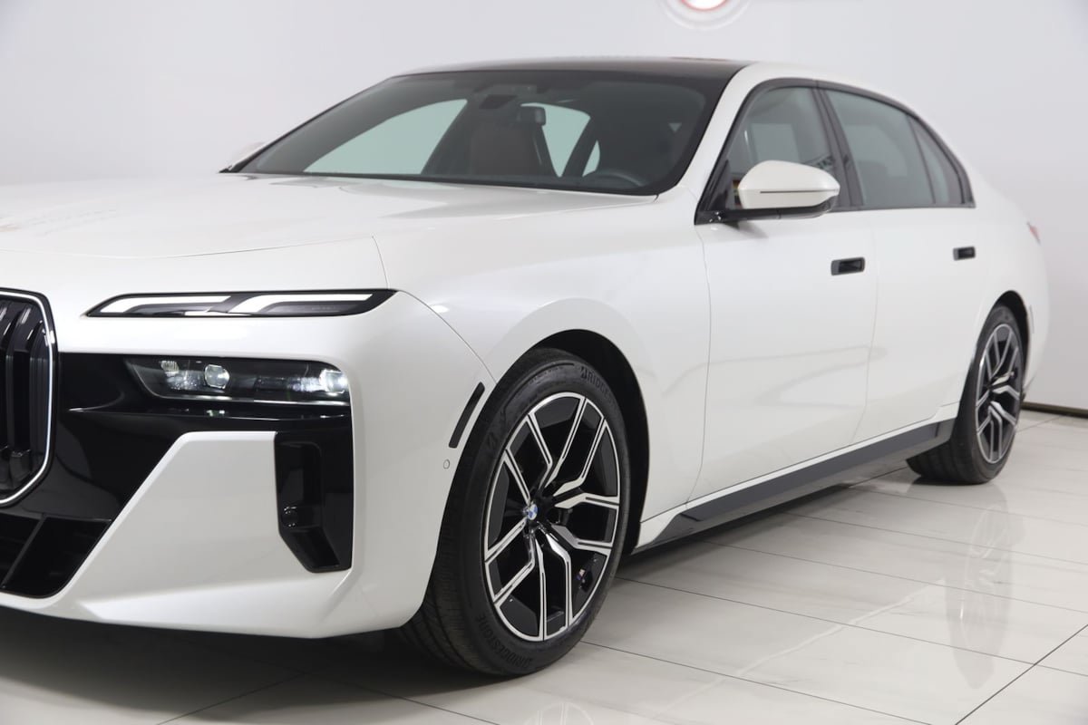 Used 2025 BMW 760i xDrive AWD/4WD image 86
