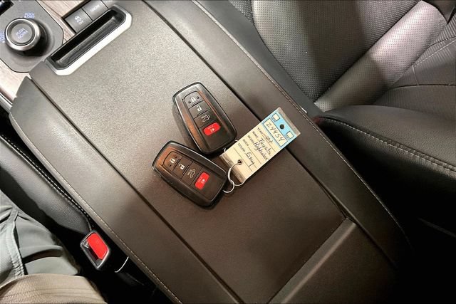Used 2021 Toyota Highlander Platinum AWD/4WD image 43