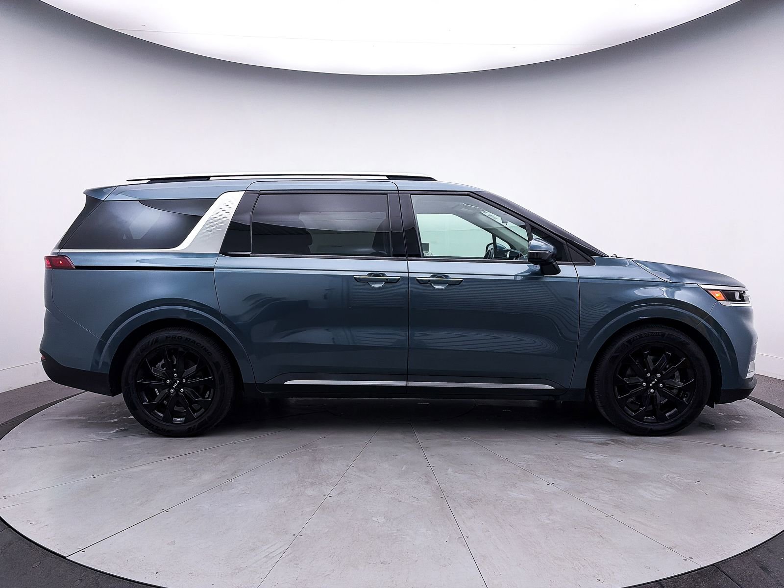 Certified 2024 Kia Carnival SX image 41