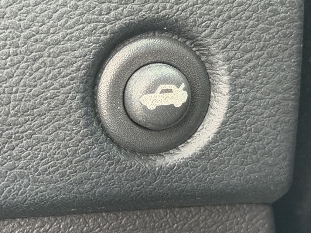 Used 2014 Chrysler 200 Touring FWD image 19